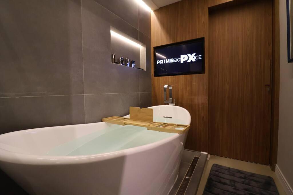Apartamento Flat Com Banheira Na Olimpia - Sp São Paulo